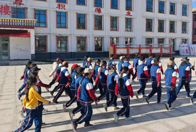源头上为异地办学提供坚实让高原孩子下山求学从愿景变为实际 源头上为异地办学提供坚实让高原孩子下山求学从愿景变为实际